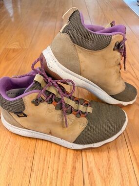 Teva Women’s Arrowood Mid Waterproof Hiking Boot